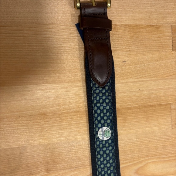 Vineyard Vines Leather Belt – Size 26 – 100% Cowhide Leather – Like New - Picture 9 of 9